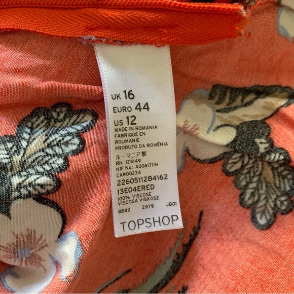 Topshop | Red Hawaiian pattern | Low cut and open back | Short sleeve blouse - Picture 3 of 9